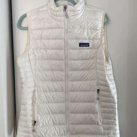 Woman’s Patagonia Lightweight Vest - Picture 1 of 3